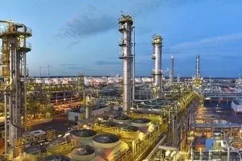 AdobeStock_265605420-refinery-480x284-1-r8407ktmiutgu4m545pbtmrfci59900uf8jqg0aqgw